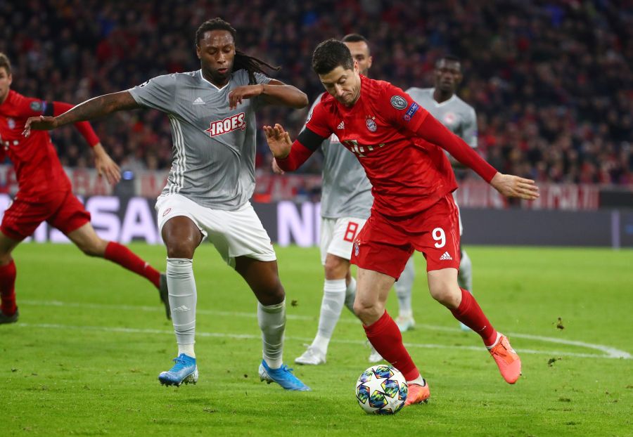 Bayern seal last-16 berth as Lewandowski strikes again